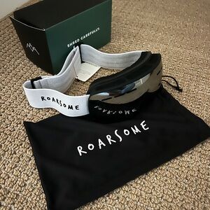 ❤️ NWT Roarsome Girls Lifestyle Ski Goggles